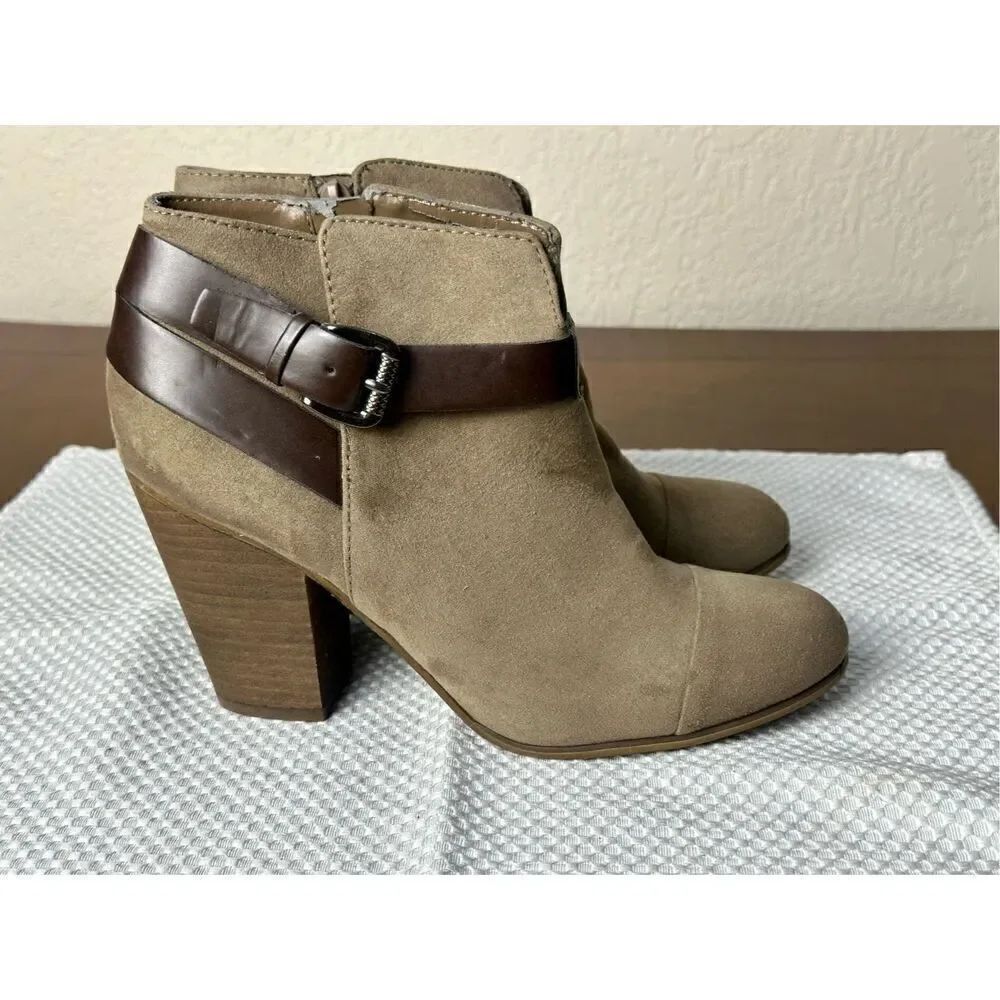 Carlos tan/brown suede booties size 8.5